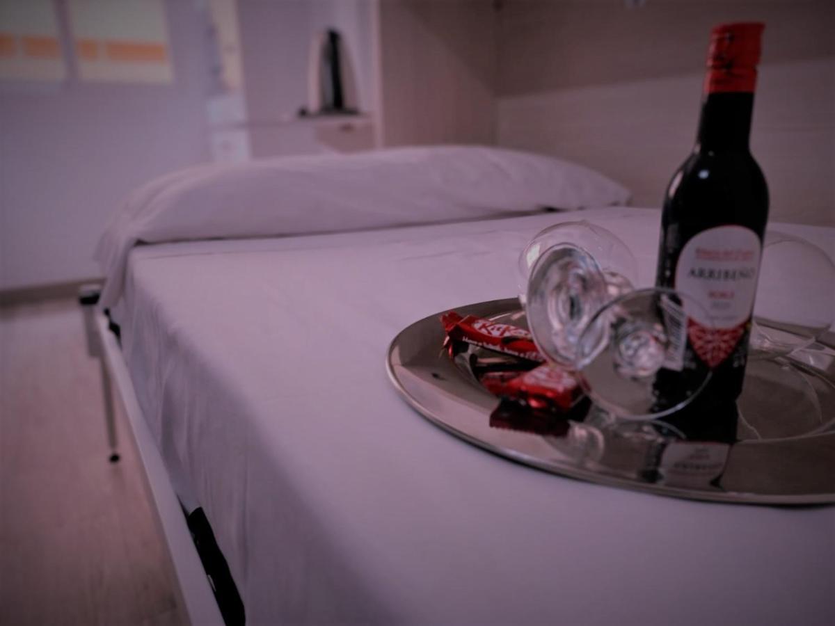 La Bella Malagueta Apartment Malaga Bagian luar foto